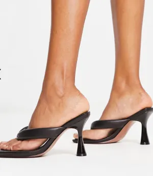 ASOS DESIGN HALLE PADDED TOE THONG HEELED SANDALS IN IN BLACK
