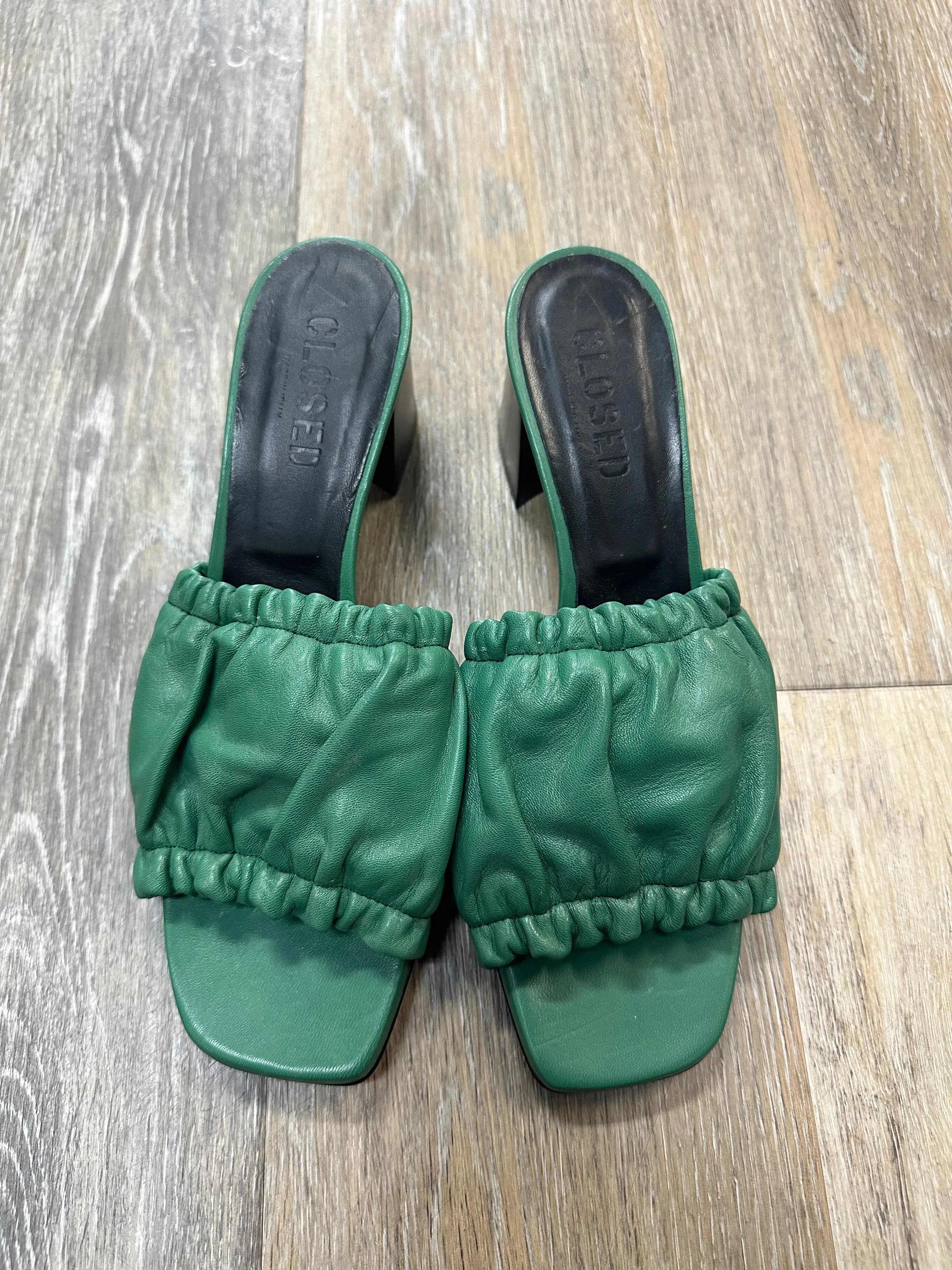 Shoes Designer By Closed In Green, Size: 8